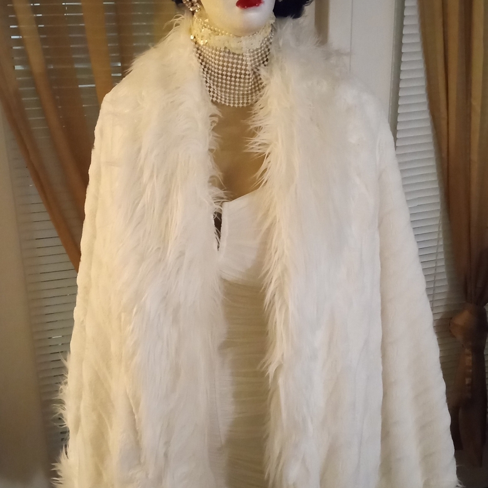Elegant White Faux Fur Shawl